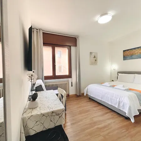 Marco Polo House Homestay *